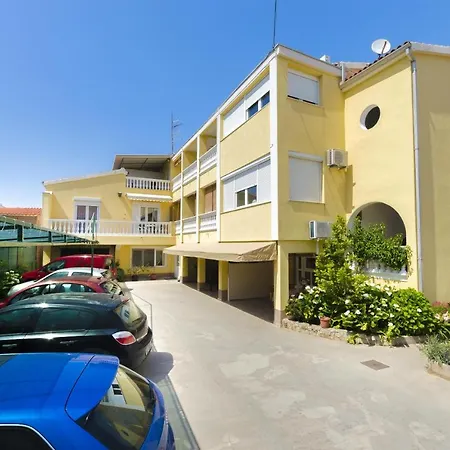 And Take It Easy Трибунь