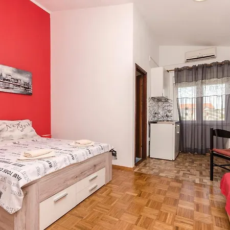 Apartment And Take It Easy Tribunj (Sibenik-Knin)