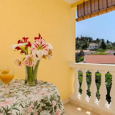 Апартаменты And Take It Easy