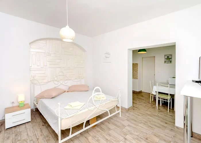 And Take It Easy Appartement Tribalj